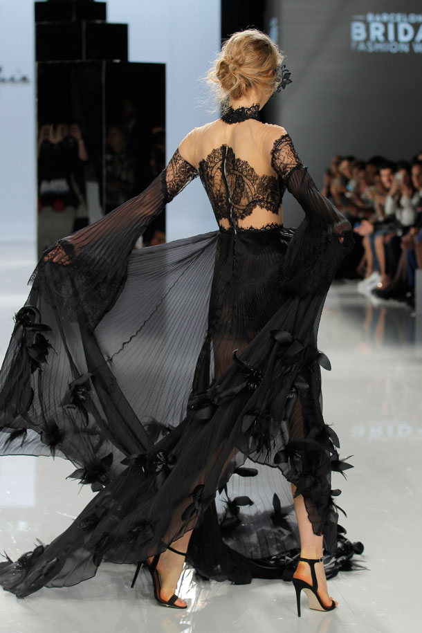 ilovebrides.pt Carla Ruiz 2018 Barcelona Bridal Fashion Week 2017